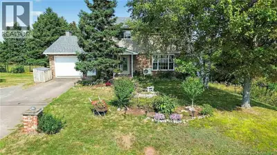 When Viewing This Property On Realtor.ca Please Click On The Multimedia or Virtual Tour Link For Mor...