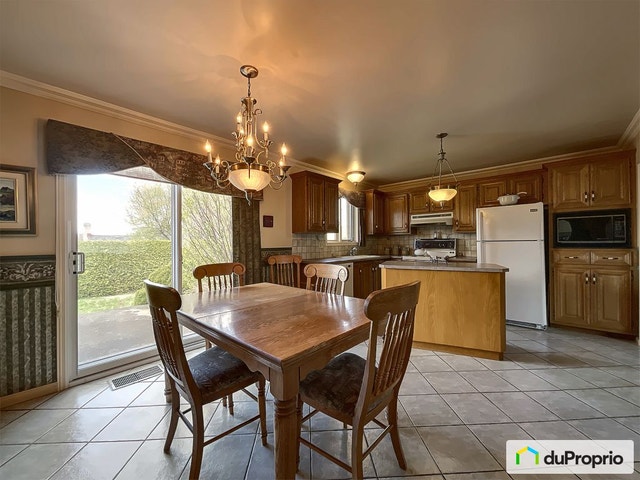 $430,000 - Bungalow for sale in Victoriaville — photo 2