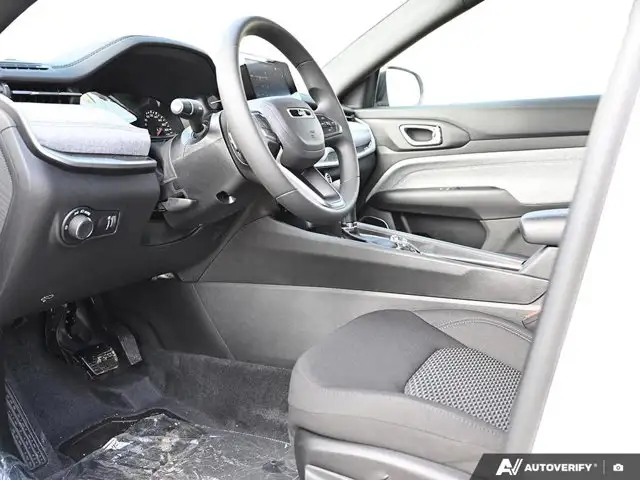 2025 Jeep Compass Sport 4x4 Nav Capable Heated Seats in Cars & Trucks in St. Albert - Image 14