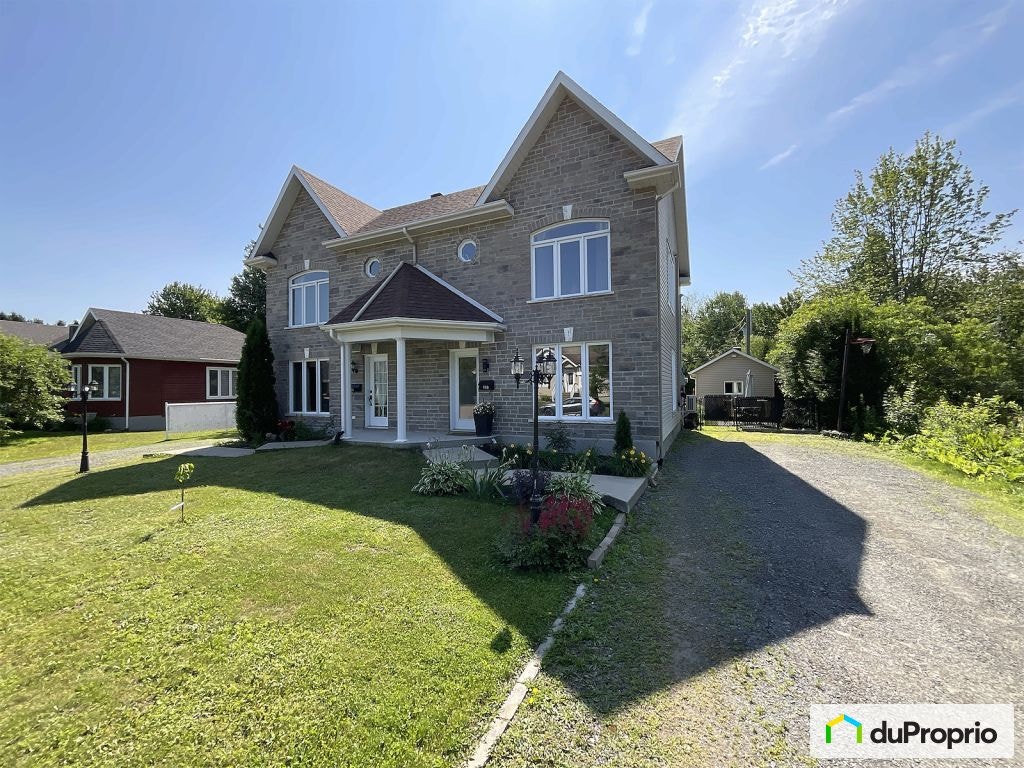 $325,000 - Semi-detached for sale — photo 1