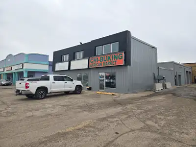 FOR LEASE This 3,100 SF retail unit is available for lease. The unit features a wide-open retail are...