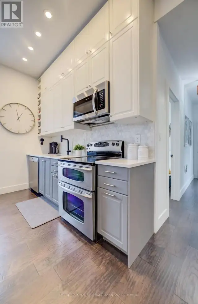 19 CEDAR STREET Cambridge, Ontario in Houses for Sale in Cambridge - Image 26
