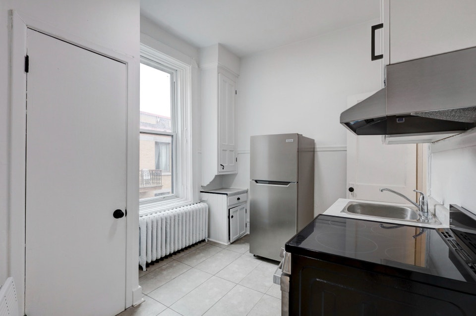 Studio - Plateau Mont-Royal - Électros + Eau chaude - Dispo mtn! 2