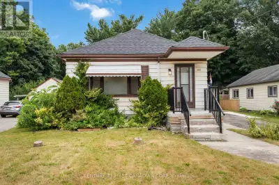 UPPER - 142 HIGHBURY AVENUE London East, Ontario