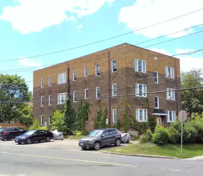 107 Kingsmount Boulevard - 1 Bedroom 1 Bathroom Multi-Unit House