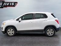 The 2015 Chevrolet Trax is a compact, city-friendly SUV with good maneuverability and safety. 1.4L 4... (image 8)