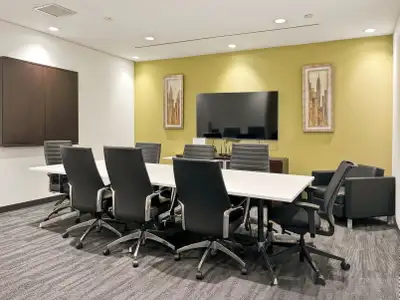 A fully serviced private office with 10 people, ready to use from day one. Work with focus and priva...