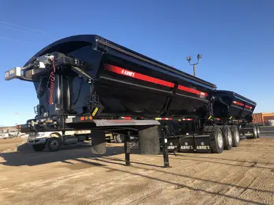 Available 2026-03-11. Gravel, Side Dump Lead, Air suspension, Tridem axle, Aluminum rims, 3/16" AR45...