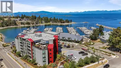 Perched above it all, this sun-drenched penthouse residence offers impressive ocean and Schooner Cov...