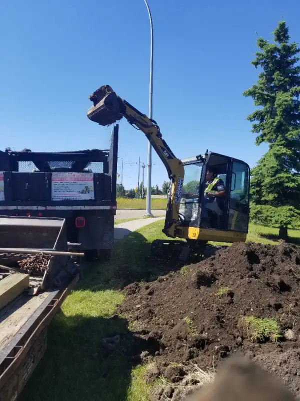 Demolition External & Internal Garage, Small Houses in Cleaners & Cleaning in Calgary - Image 4