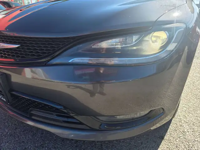 2015 Chrysler 2006059368007709593611