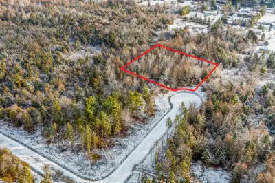 Allée de la Flore, Magog Le prix est + TPS / TVQ. Réaliser votre projet résidentiel sur ce terrain d...