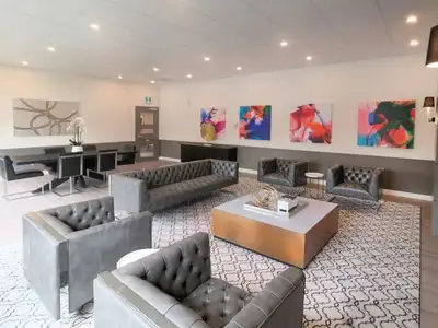 3 Bedroom Townhouse Premium - 6440 Centre St. NE    *Renovated S