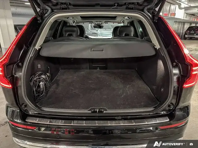 2022 Volvo XC60 Recharge Plug-In Hybrid T8 Inscription in Cars & Trucks in Edmonton - Image 10