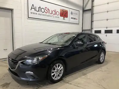 Le Mazda Mazda3 GS AUTOMATIQUE TOIT MAGS CAMERA RECUL CRUISE A/C 2016 usagé offre une conduite simpl...
