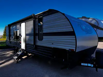Roulotte Toy Hauler Forest River Cherokee 26RR 2020 – Prête pour la route ! Pour seulement 27900$ né...