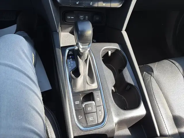 2020 Hyundai Santa Fe Preferred 2.4 w/Sun & Leather Package in Cars & Trucks in Fredericton - Image 17