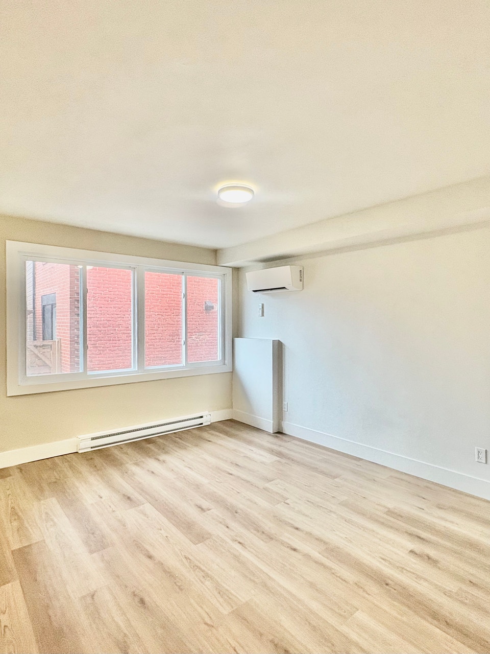 Studio - Pointe-St-Charles - Électros, WiFi, A/C inclus - Dispo! 5