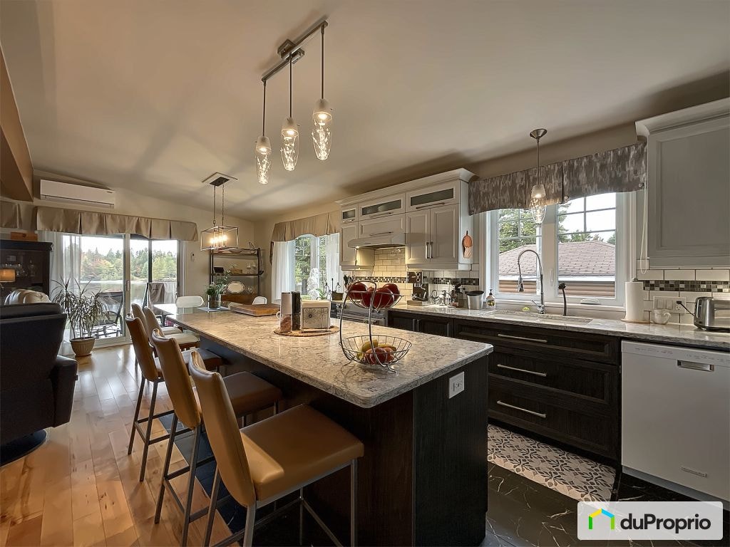 $689,000 - Bungalow for sale in St-Joseph-De-Coleraine — photo 3