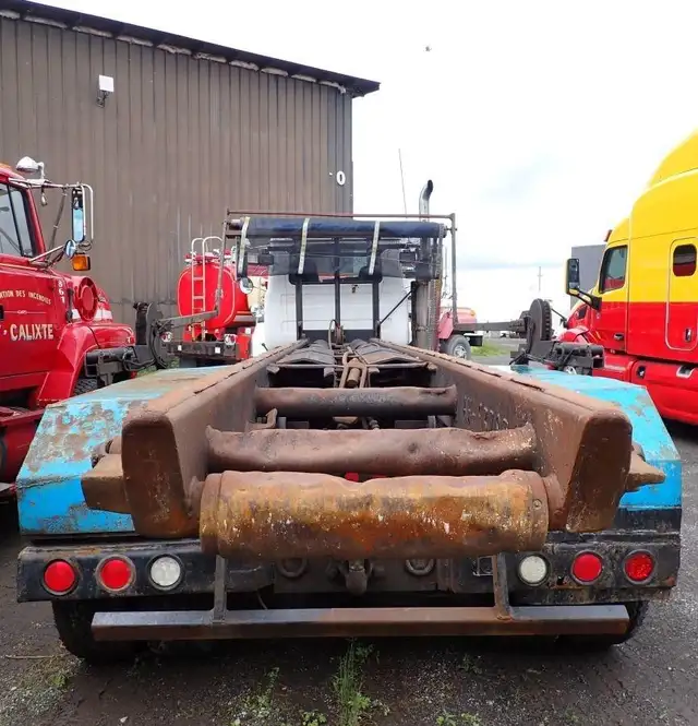 2001 Mack RB688S in Heavy Trucks in Longueuil / South Shore - Image 6