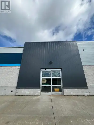 Prime 2,954 SQ FT retail/warehouse space at 710 Torbay Road, ready for immediate occupancy. Perfectl...