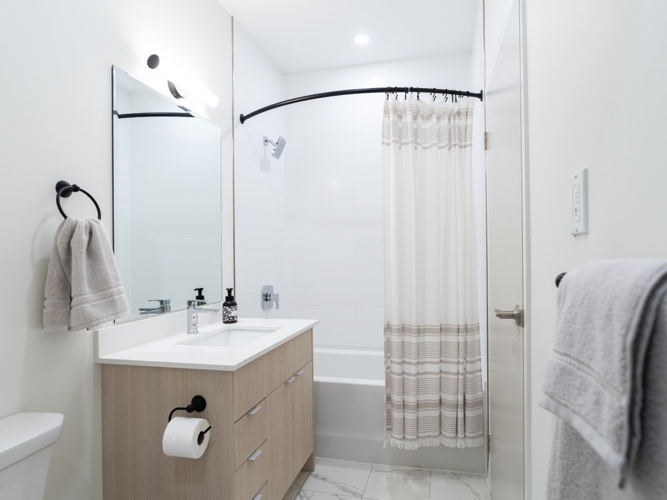 FALL INTO A NEW UNIT - STUNNING 3 BEDROOM ON SPRING GARDEN RD 4