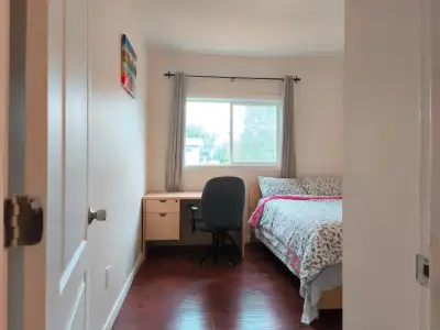 I have 2 bedrooms in 4B 3B unit for rent in urban city. It is convenient. It takes about 15 mins bus...