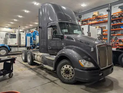 Just traded in!!! 2015 Kenworth T680 Tandem 13 speed KMS: 840,612 HRS: 14,911 Engine: Paccar MX13 -...