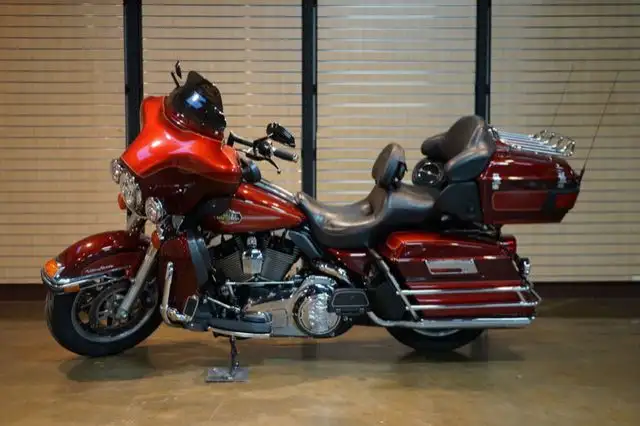 2008 Harley-Davidson Electra Glide Ultra Classic in Sport Touring in Lethbridge - Image 8