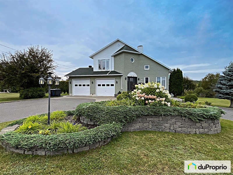 490,000 1 1/2 Storey for sale in Alma Maisons à vendre LacSaint