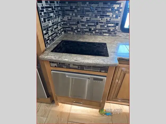 2019 Thor Motor Coach Tuscany 45MX only 020,049 Miles in RVs & Motorhomes in Moncton - Image 80