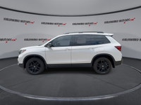 // ACCIDENT FREE!! // This 2024 Honda Passport Black Edition AWD is a bold midsize SUV built for Can... (image 4)