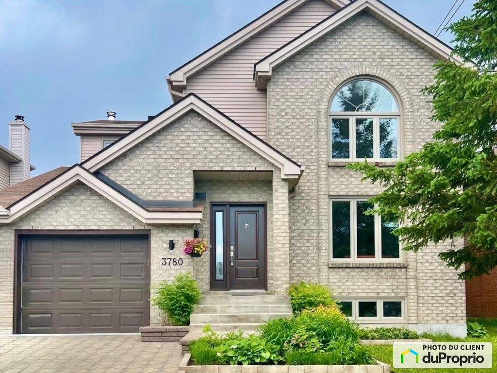 $889,000 - 2 Storey for sale in Longueuil (St-Hubert) — photo 2