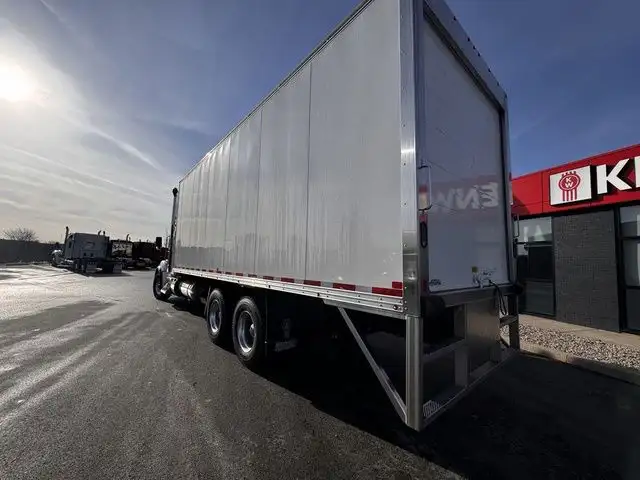 2025 Kenworth T880 in Heavy Trucks in Moncton - Image 12