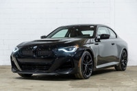 *English below* *Français:* Cette BMW M240i xDrive Coupé 2022 affichant 42 152 km, provenant d'un se... (image 2)