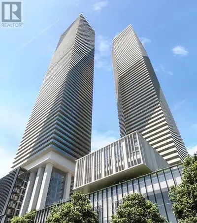 Living In The Luxury Condo With Large Balcony Of Beautiful Lakeview. Well Maintained Clean Unit, Ope...