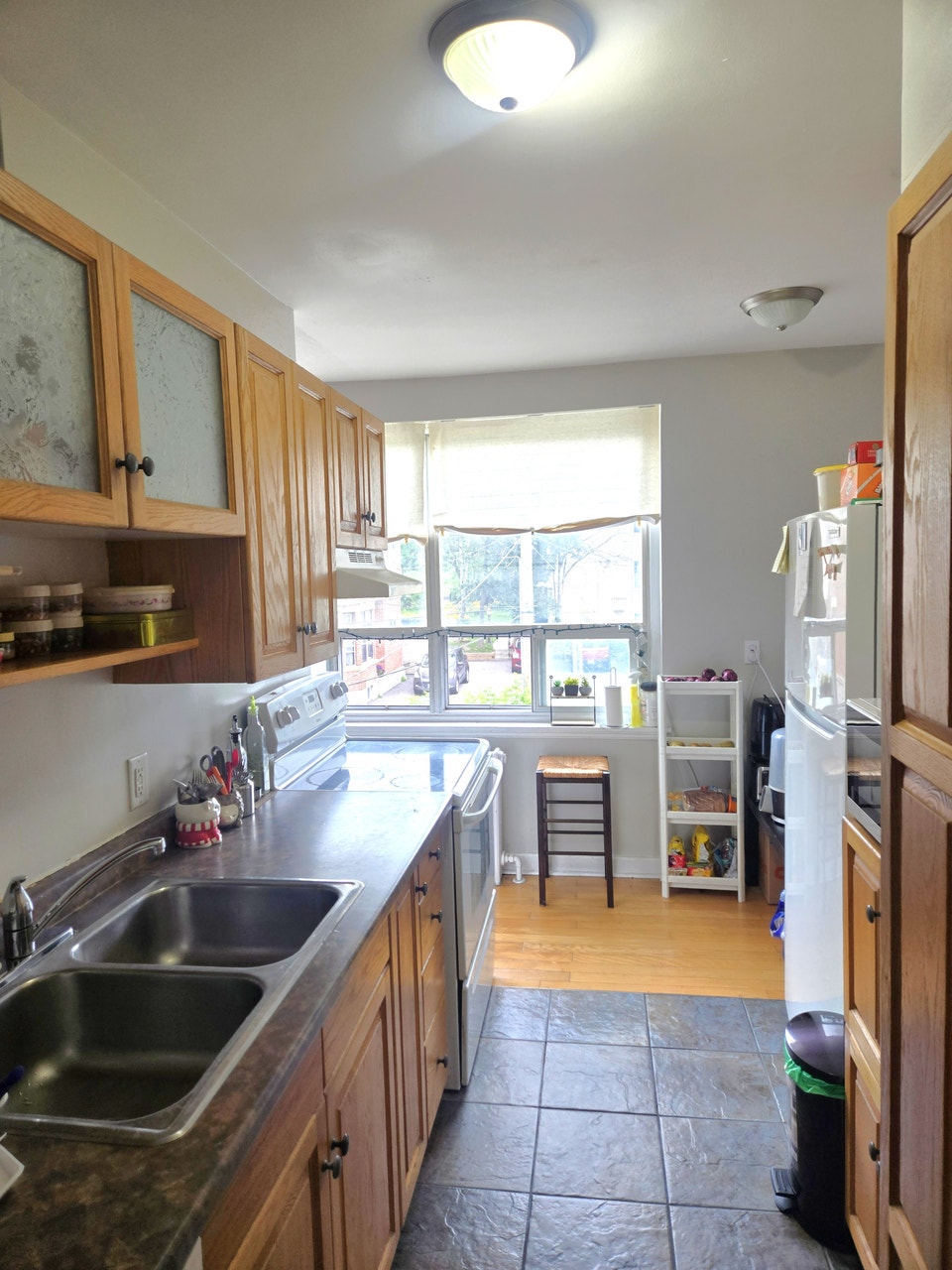 Charming 2 Bedroom Apartment on Kempenfelt Bay 3
