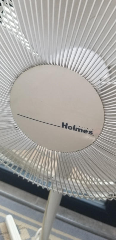 16" Oscillating Stand Fan – Holmes - ONLY WORKS ON HIGH SPEED in Indoor Lighting & Fans in City of Toronto - Image 3