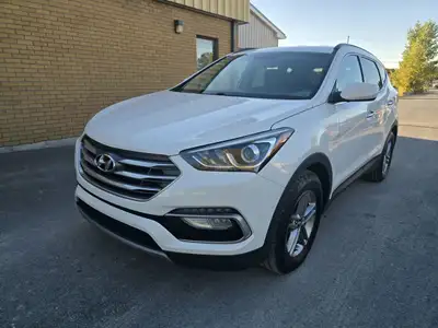 2017 Hyundai Santa Fe FWD White No Accidents Very clean and well maintained SUV with no accidents. S...