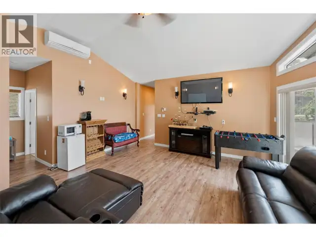 3935 Lakeside Road Penticton, British Columbia in Houses for Sale in Penticton - Image 36
