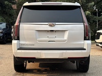 This Cadillac Escalade 4WD delivers a Gas 6.2L/376 engine powering this Automatic transmission. Sunr... (image 4)