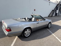 All vehicles come with a full vehicle History Report, ask to see it! 1994 mercedes e 320 convertible... (image 3)