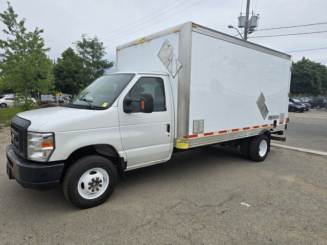 2018 Ford E-450 14Ft Box - Barn Door - Certified in Cars & Trucks in City of Toronto - Image 2