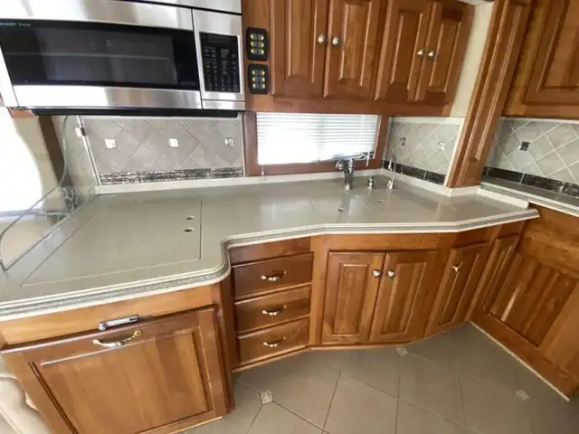 2006 Holiday Rambler Navigator 43PBQ in RVs & Motorhomes in Kelowna - Image 10