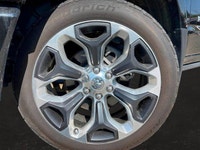 This Ram 1500 has a dependable Gas/Electric V-8 5.7 L/345 engine powering this Automatic transmissio... (image 6)