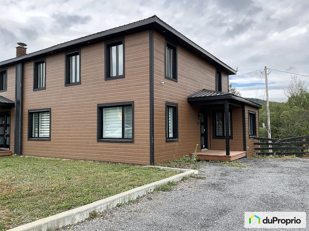 $489,000 - Cottage for sale in Petite-Riviere-St-Francois — photo 1