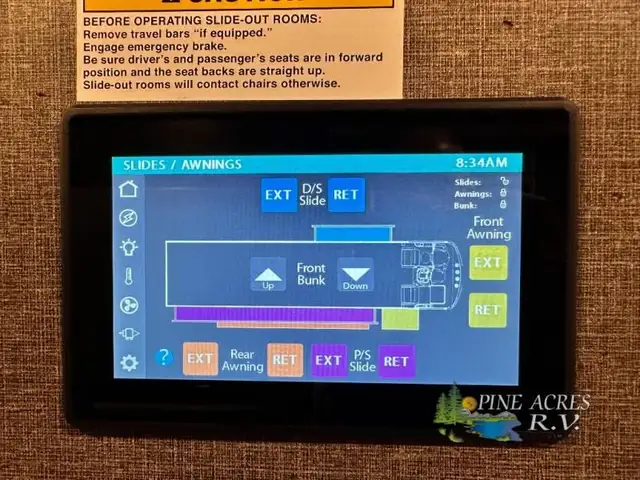 2022 Thor Motor Coach Challenger 35MQ only 6,310 Miles in RVs & Motorhomes in Moncton - Image 35