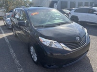 Ce Sienna est équipé de : Bluetooth, Cruise, Portes coulissante automatique, PRISE USB, sièges chauf... (image 3)