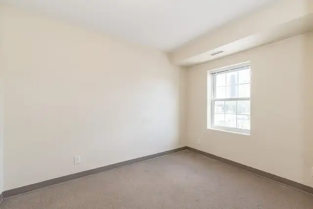 Student Rooms Available Steps From Laurier!! - Furnished Rooms!! in Room Rentals & Roommates in Kitchener / Waterloo - Image 12