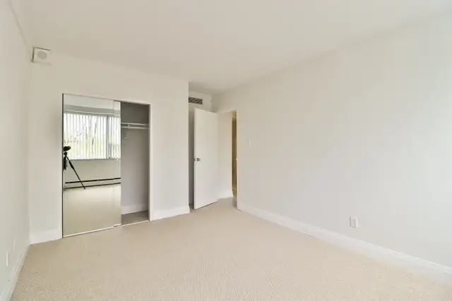 2 Bedroom 1.5 Bath in Long Term Rentals in City of Toronto - Image 13